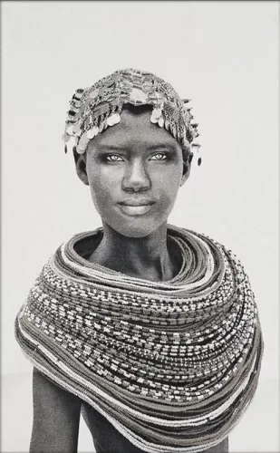 MONDiART Gobelin woven tapestry  115/180 Samburu Girl Black/White WH2007 streched on a stretcher bar (105739)