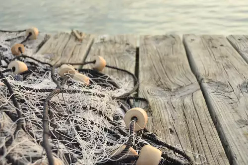 MONDiART Fishing net on quay  (100117)