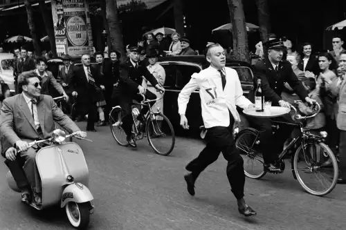 MONDiART Race in Paris -1954   (102588)