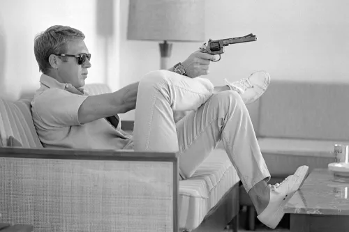 MONDiART Steve McQueen takes aim (104813)